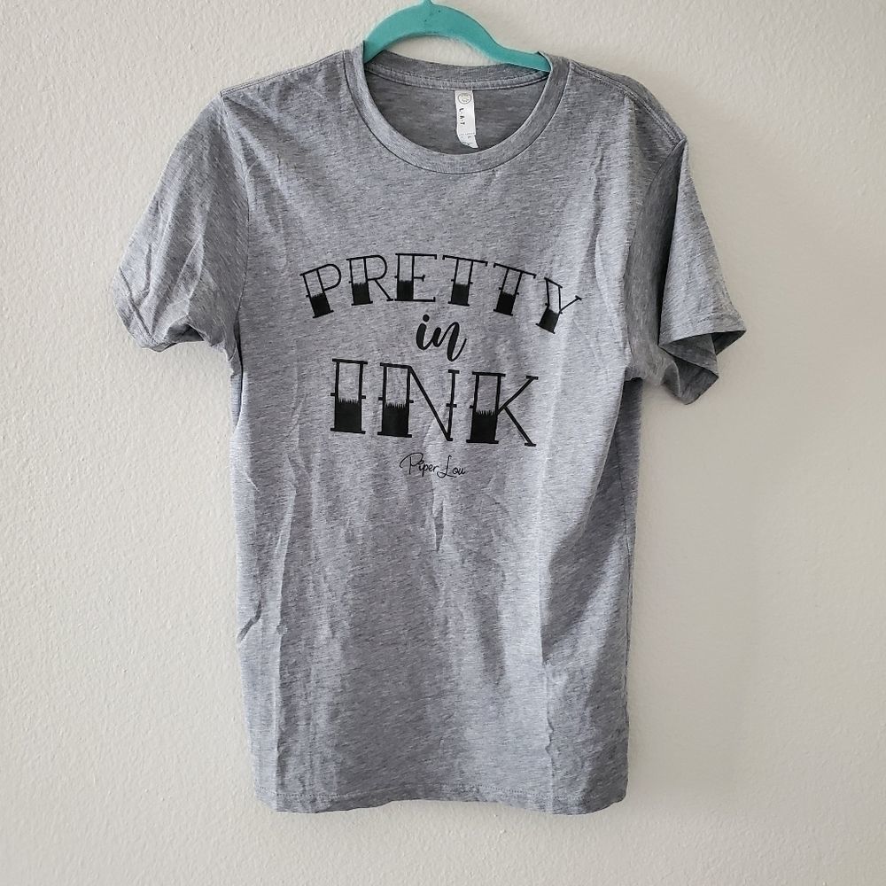 Pretty in ink piper Lou graphic tee